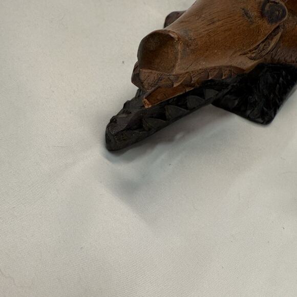 Vintage Hand Carved Mahogany Alligator Wall Hanging Folk Art Crocodile Decor. - Picture 5 of 6